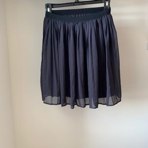 Uniqlo navy skirt
